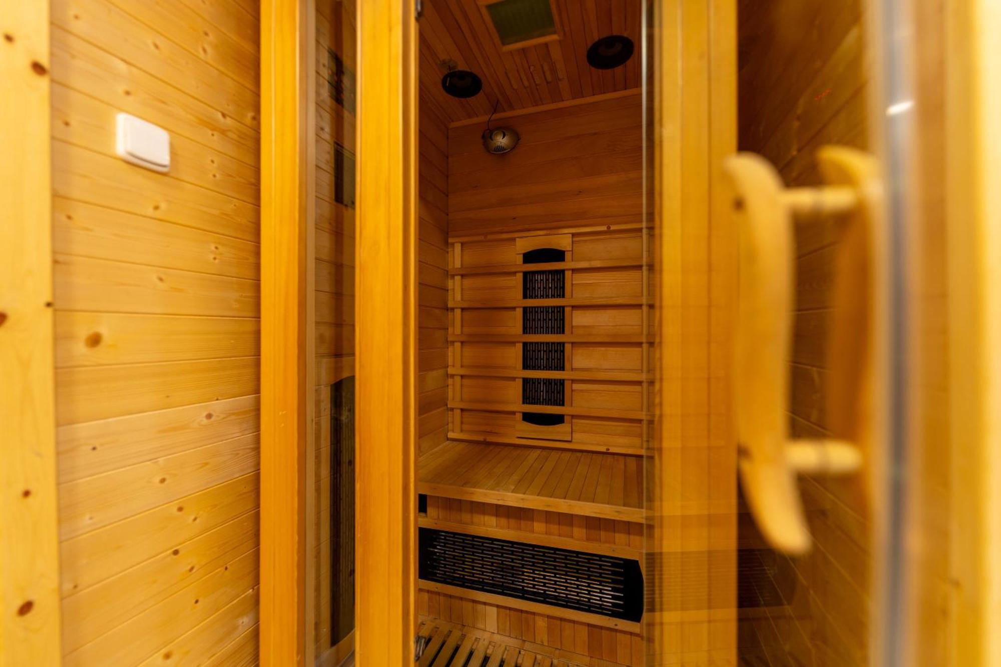 Wellness Pension Koliba Komorni Lhotka Exterior photo